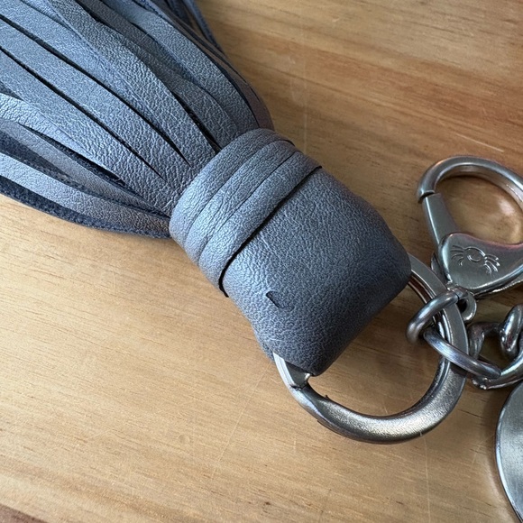 Itzy Ritzy • Tassel Keychain • Grey - Picture 2 of 3